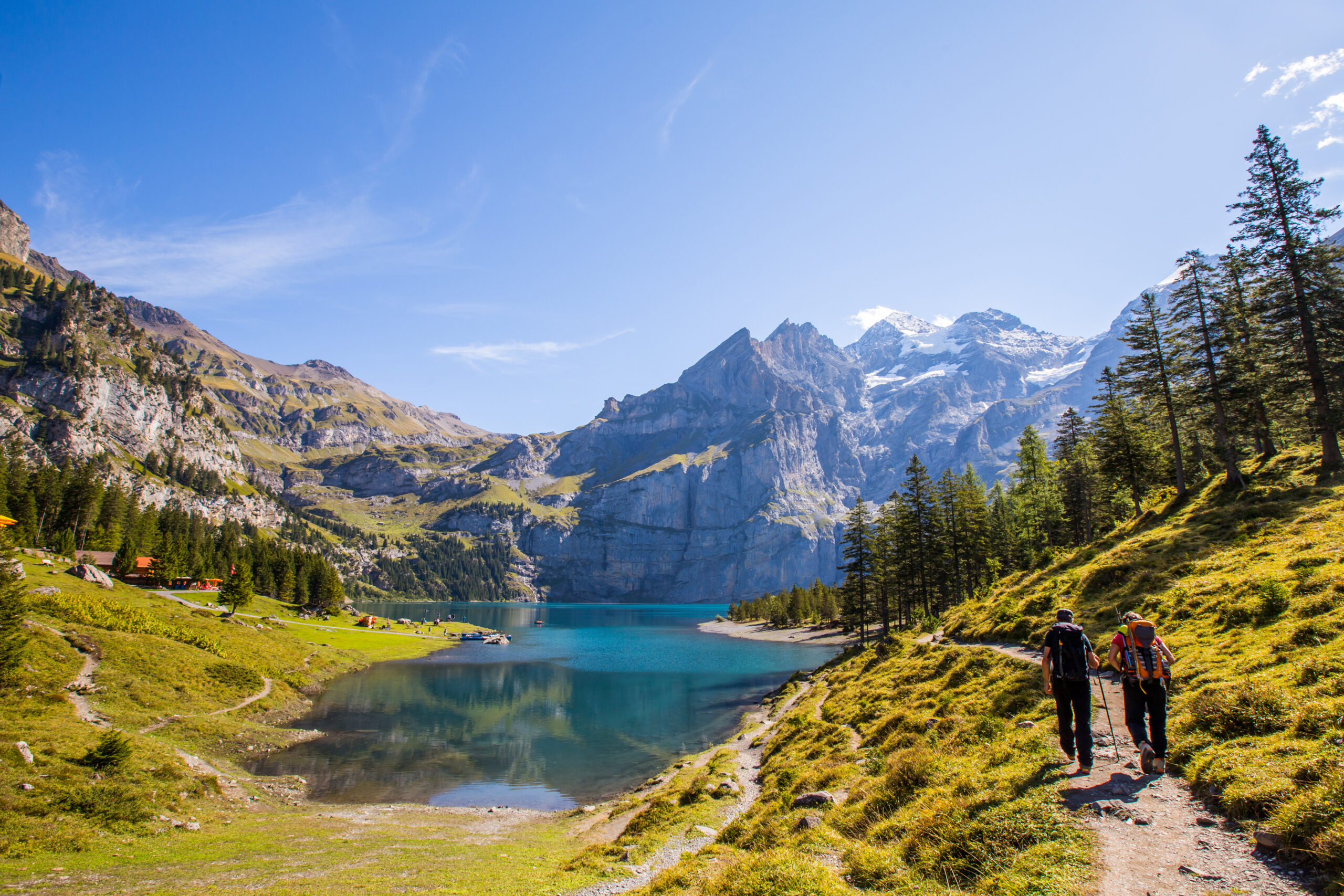 Wanderer beim Öschinensee